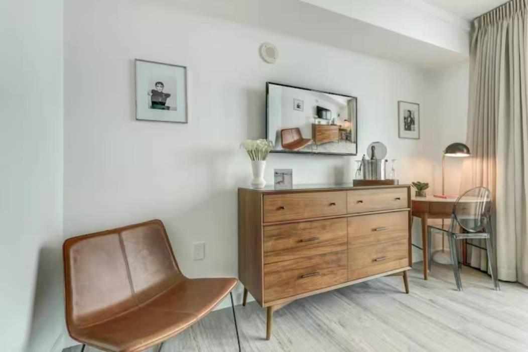 Inn Mvr Designer With Balcony And Miami-s Views